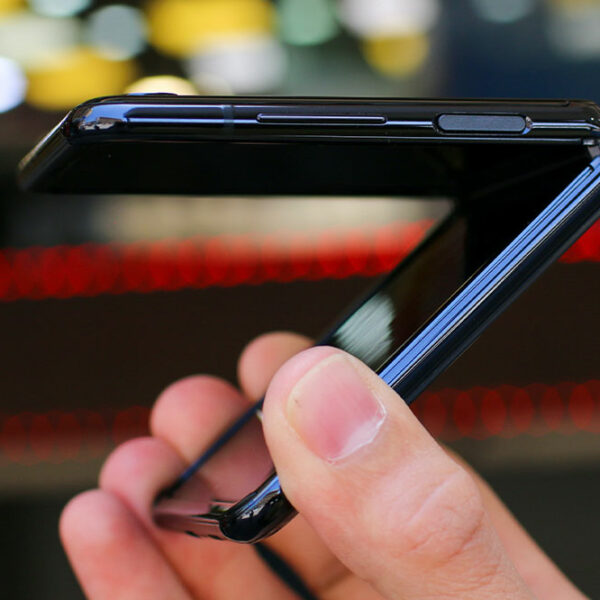 3 best branded flip phones to check out