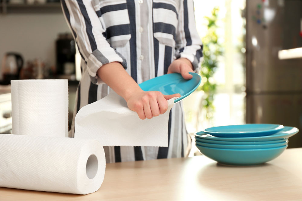 6 things one should never clean using paper towels