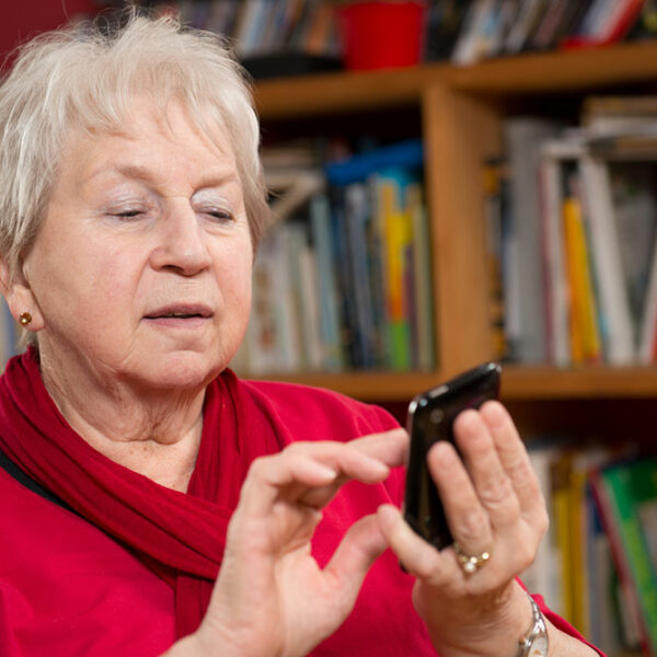 5 smartphones ideal for seniors and the elderly